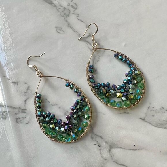Gold tone green teardrop earrings - Picture 3 of 9